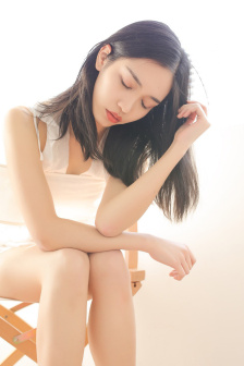 美女剃光头